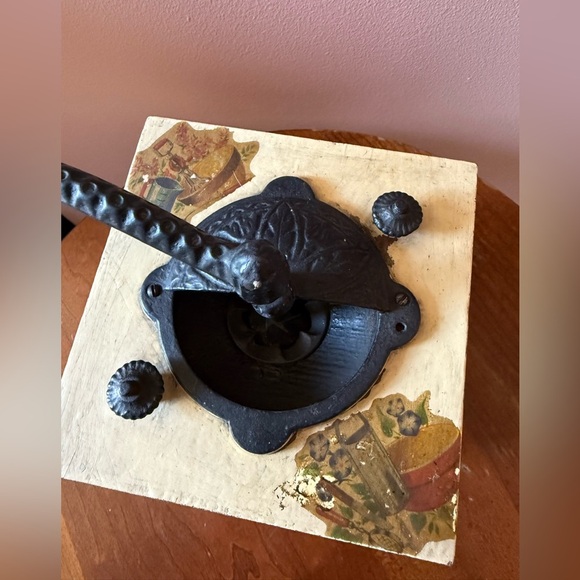 Vintage Gretchen Coffee Grinder With Drawer Cottagecore - Picture 3 of 10